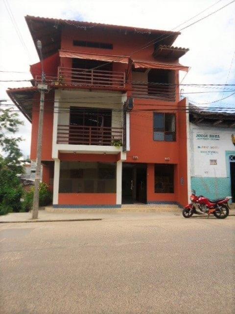 Hostal El Puerto Yurimaguas エクステリア 写真