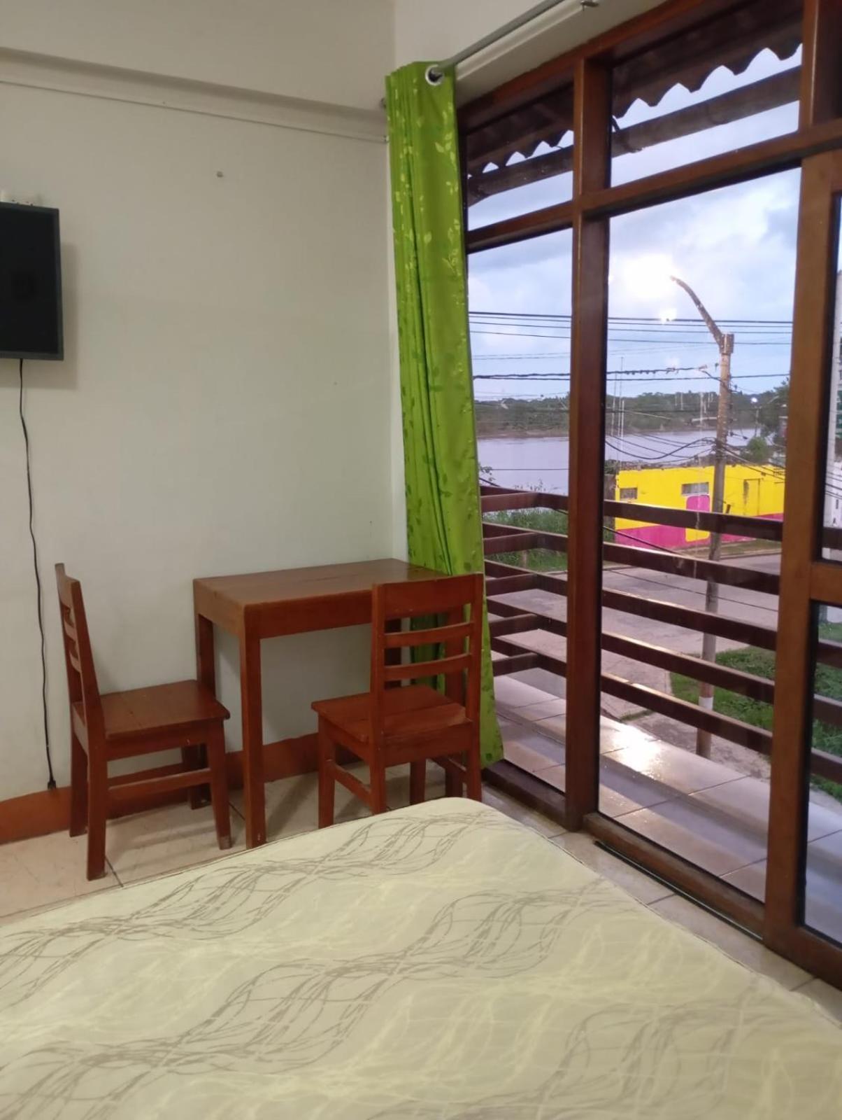 Hostal El Puerto Yurimaguas エクステリア 写真