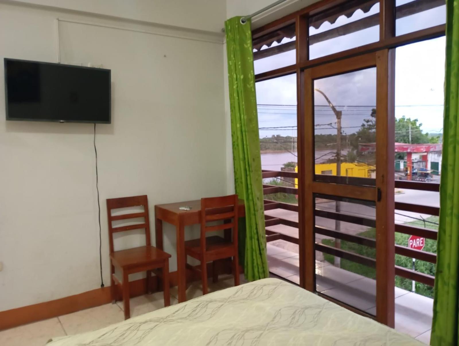 Hostal El Puerto Yurimaguas エクステリア 写真