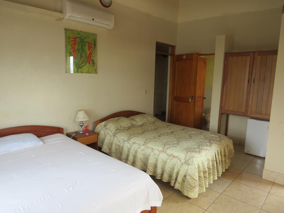 Hostal El Puerto Yurimaguas エクステリア 写真