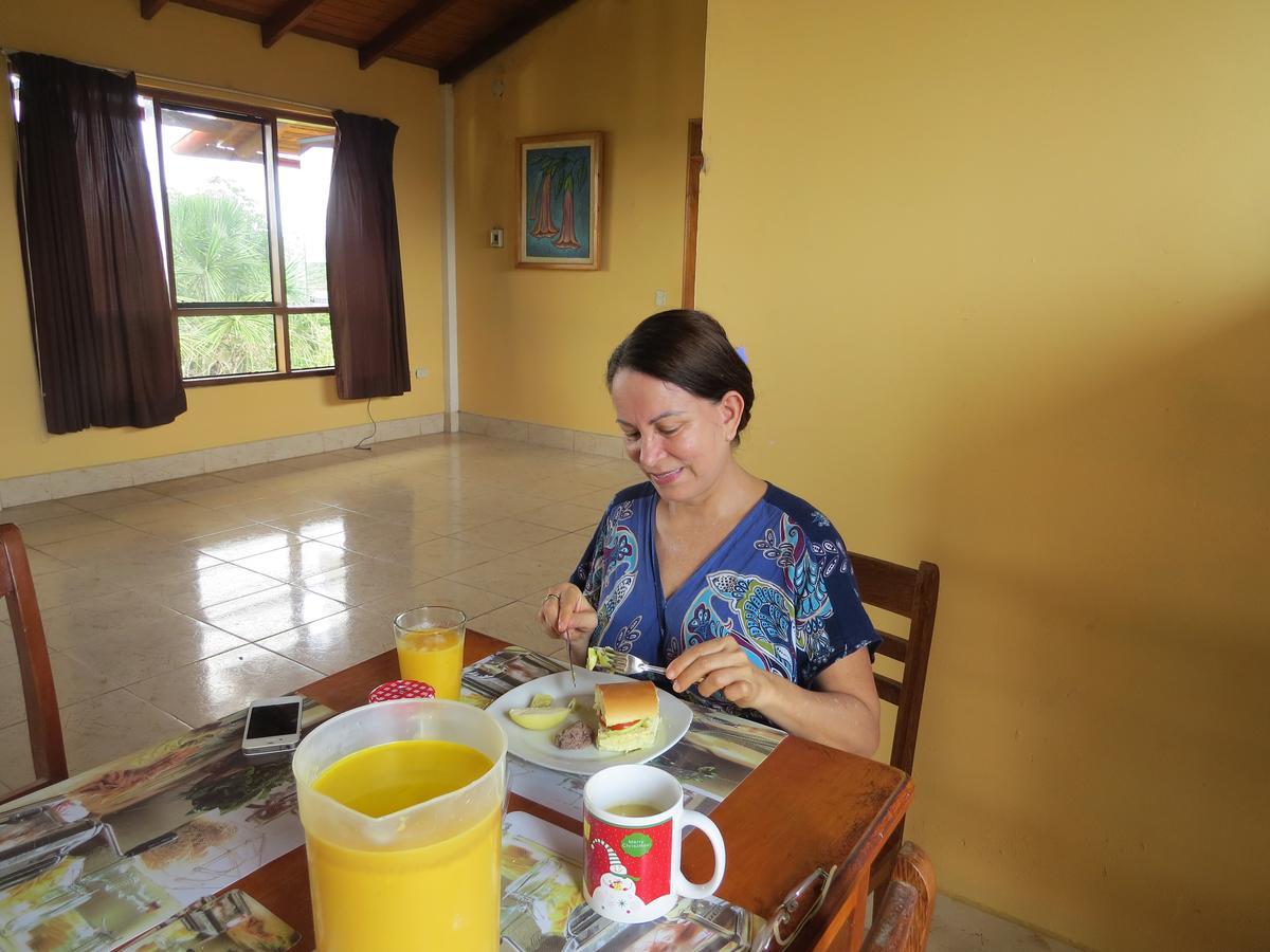 Hostal El Puerto Yurimaguas エクステリア 写真